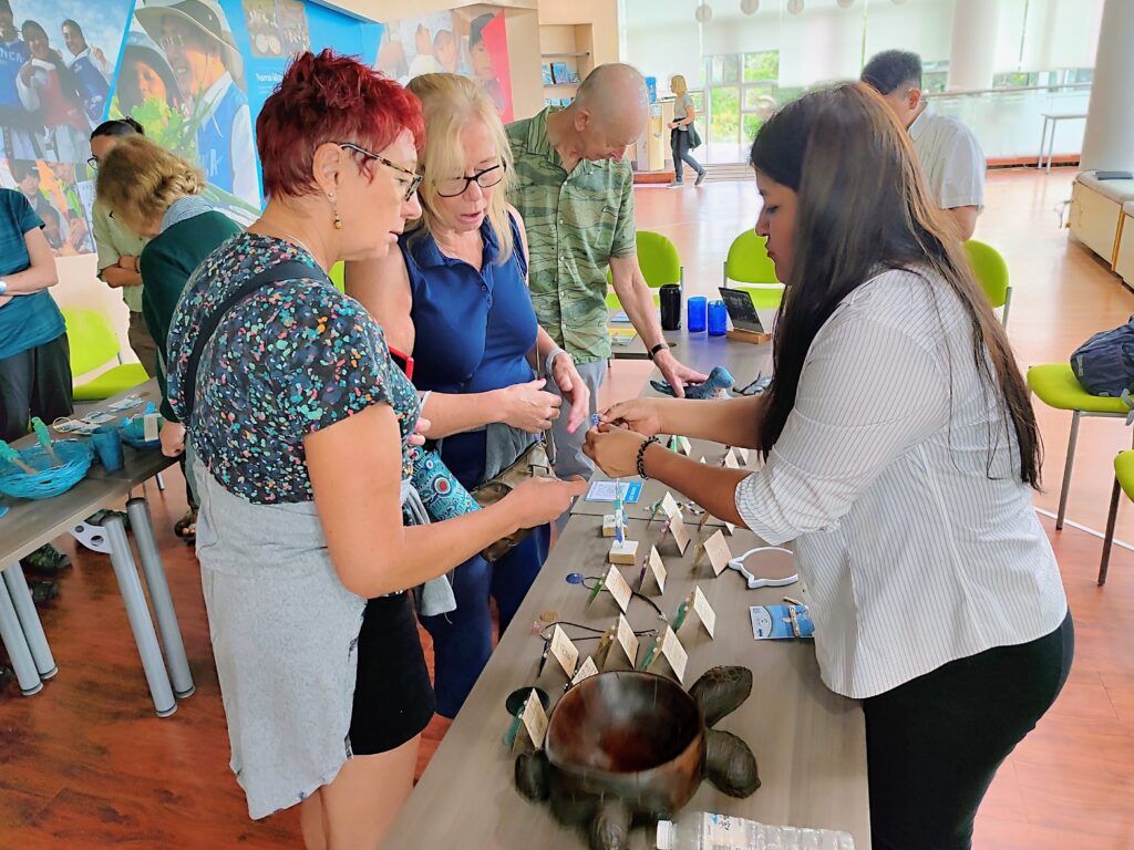 Mayra Hernández, Upcycling Galapagos 