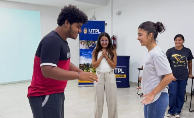 Los distintos programas brindan a los voluntarios espacios para compartir, aprender e intercambiar experiencias con jóvenes de la comunidad. Voluntariado en Galápagos