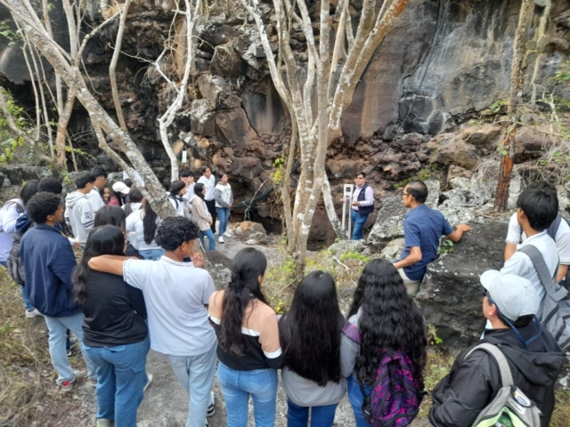 Visita a La Grieta La Camiseta