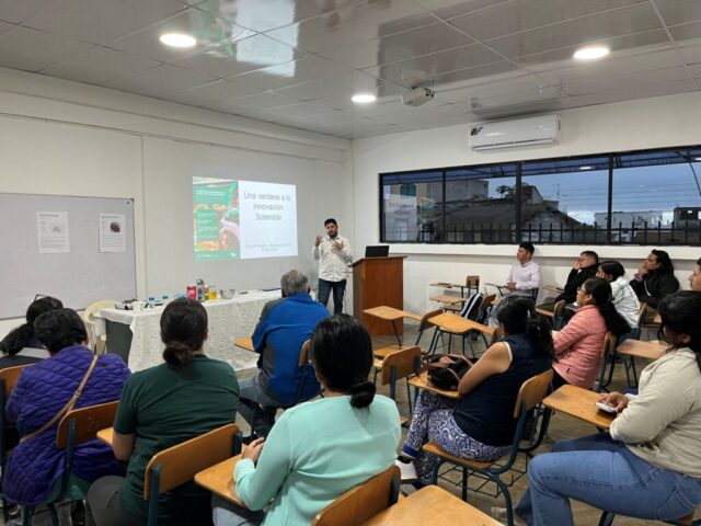 Taller de sensibilización a la comunidad en las aulas de la ESPAM Sede San Cristóbal.