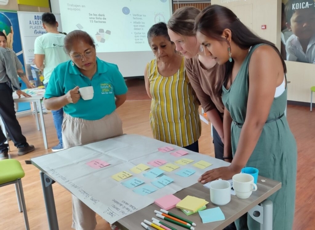 Taller de biomateriales con emprendedores e innovadores